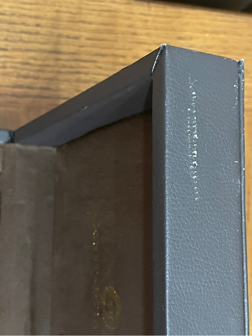 Brown Leatherette 6-Slot Watch Box
In good condition and clean. A few scuffs. - Picture 11 of 12